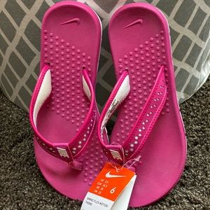 Nike flip flops Size 6